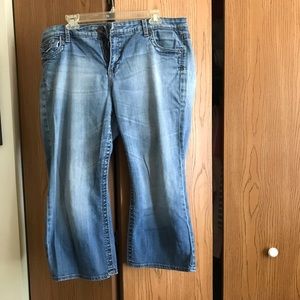 Kut Jean crops